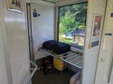 スイスの長距離列車の車両には大きなスーツケース置き場があるのが普通（写真：筆者撮影）