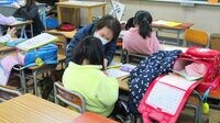 小学校を支える地域住民 シニアボランティアが活躍