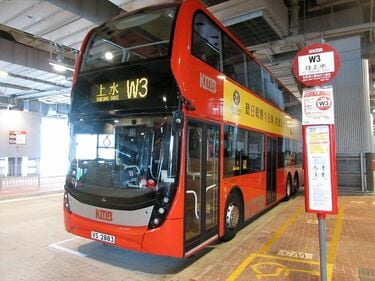 香港九龍バス会社 々ダイムラーA2階建てバス 電車より快適｣バスが