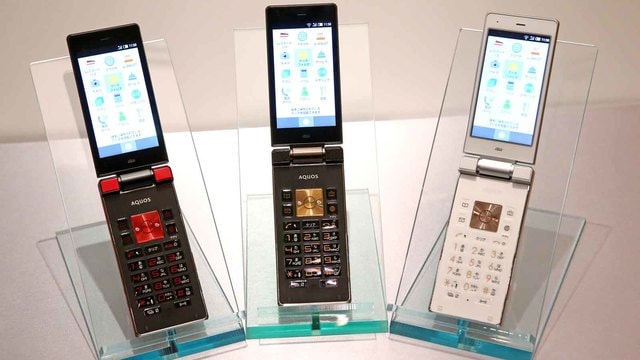 京セラ｢ガラパゴス｣スマホがたどり着いた境地 バッテリー交換可､石鹸で