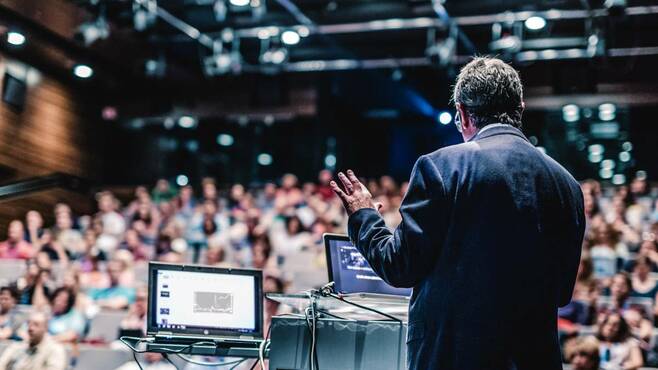 講義はエンタメ重視､｢陽キャ｣ウケる教授の条件