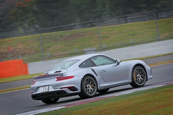 ポルシェ 911 ターボS ｜Porsche 911 Turbo S