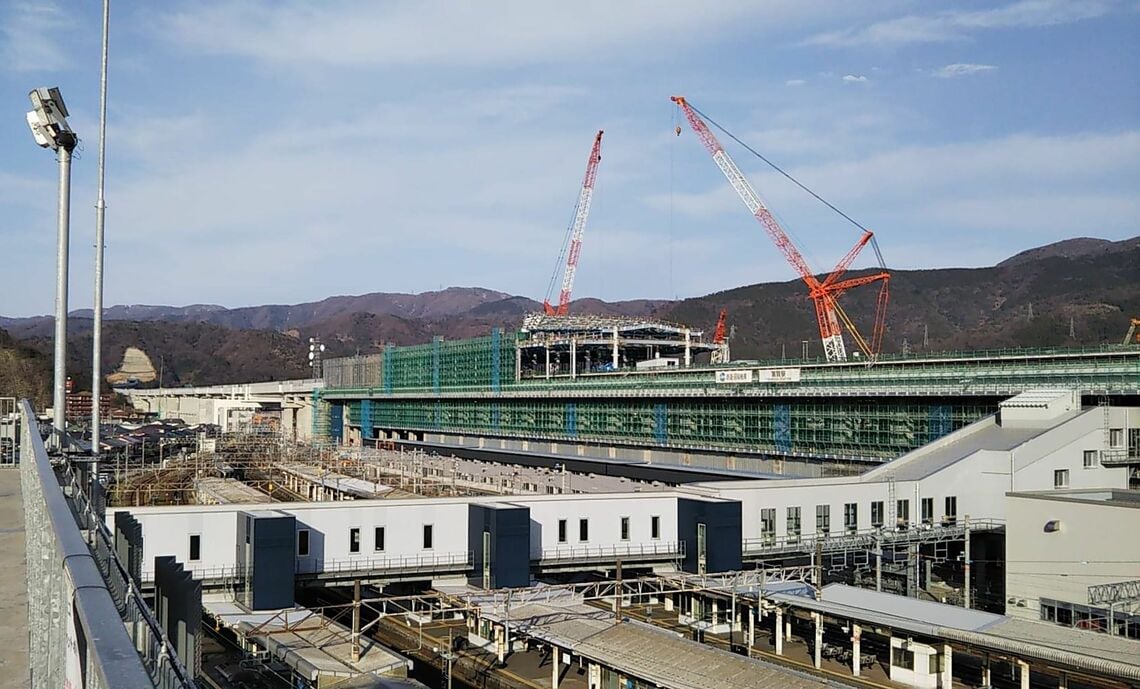 2年後の開業へ建設工事が進む敦賀駅＝2022年3月（写真：敦賀市提供）