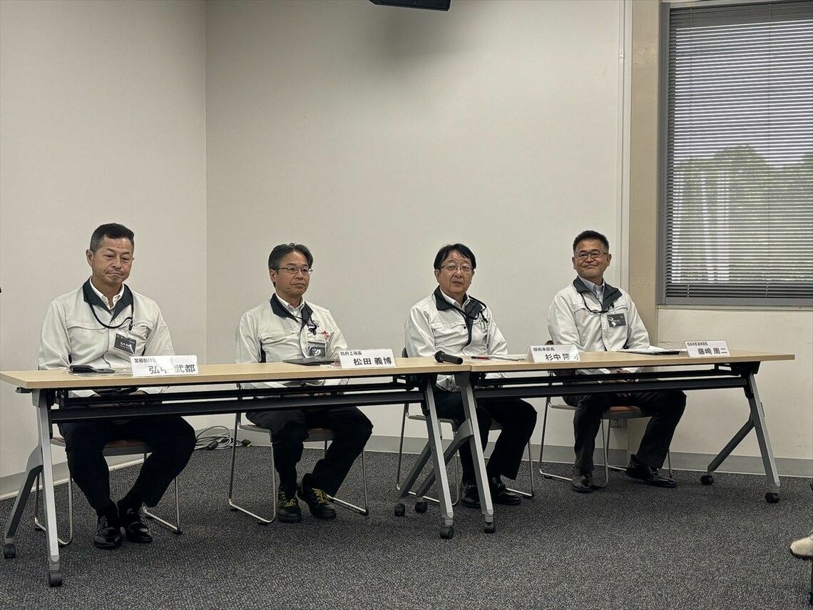 取材に応じてくれたマツダの生産技術関係者（筆者撮影）