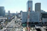 現在の品川駅西口。右奥は品川プリンスホテル（記者撮影）