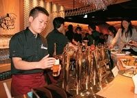 発売１２０年で専門バーも登場、エビスに復活を託すサッポロ