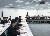 施行阻止論も浮上、貸金業法完全施行の波紋--中小貸金業者は窮地に