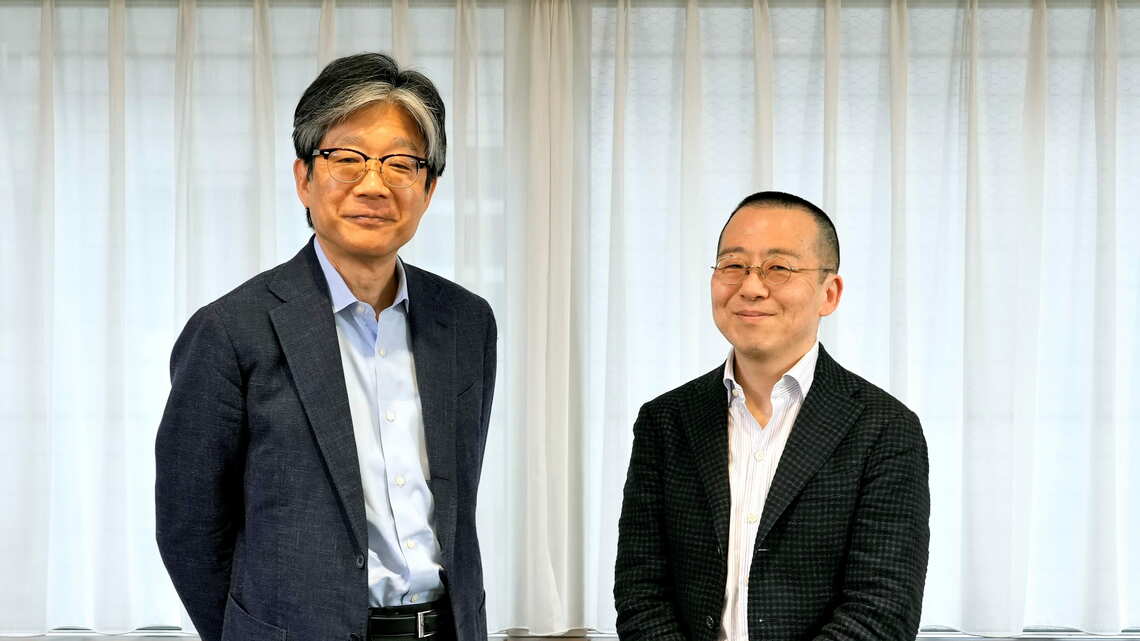 渡辺努・東京大学教授（左）に小幡績氏（右）がとことん聞いた（撮影：梅谷秀司）