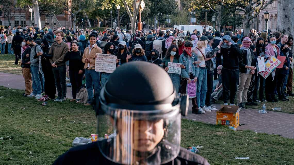 南カリフォルニア大学でのデモの様子（写真：Mark Abramson／The New York Times）