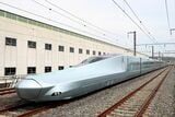JR東日本の新幹線試験車両「ALFA-X（アルファエックス）」の1号車。先頭車の形は両端で異なる（撮影：尾形文繁）