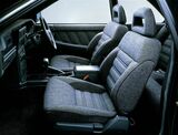 日産の2代目「レパード」（写真：日産自動車）