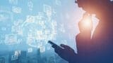 インターネットの普及によって、マスメディアにおいても「SNSからのネタ探し」が定着している（写真：metamorworks／PIXTA）