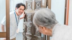 老後の不安を抱える氷河期世代の"最後の砦"か…身近な存在のはずなのに意外と知らない《社会福祉協議会》の底力