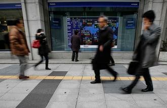 日経平均1万7768円､1カ月ぶりの高値