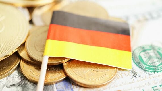 世界は負債で回っている