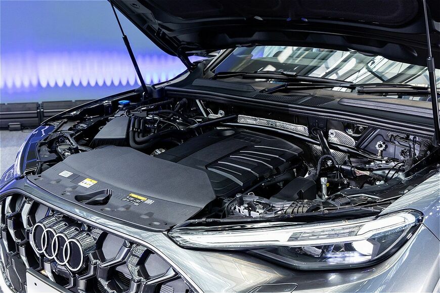 アウディの新型「Q5/Q5スポーツバック」（写真：三木 宏章）