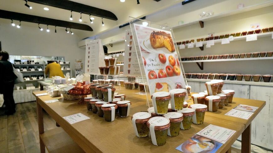 店内には季節限定品を含めると、つねに20～30種類のジャムが並んでいる（撮影：梅谷秀司）