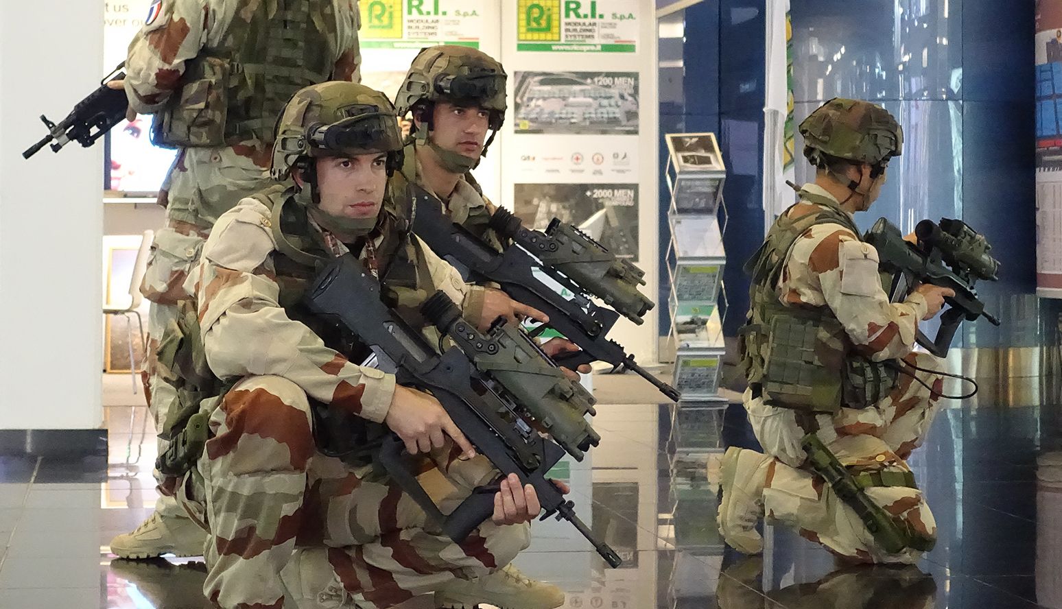パワードスーツ の前に防衛省がすべきこと 日本の防衛は大丈夫か 東洋経済オンライン 経済ニュースの新基準