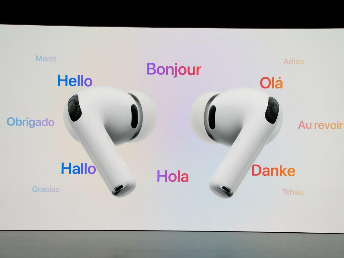 ライブ翻訳機能。日本語は年内に利用可能になる（筆者撮影）