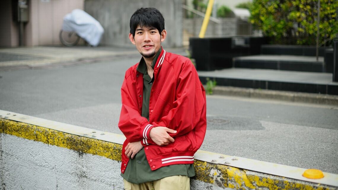 ルーマニアで小説家デビューした、済東鉄腸(さいとう・てっちょう)さん。その稀有な道のりと人となりを紹介します(撮影:今 祥雄)