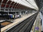 人影のまばらなパディントン駅の構内