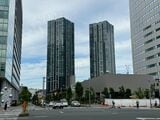 「アーバンドック ららぽーと豊洲」付近から見える「シティタワーズ豊洲 ザ・ツイン」（筆者撮影）