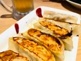 餃子を食べるとビールが飲みたくなる。パリッとした皮が美味しい（筆者提供）