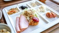 ブッフェで大皿にきれいに盛る人はなぜ太るのか