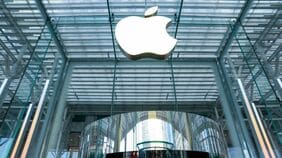 アップルの売上高見通し､市場予想を上回る－主軸のiPhoneとMacが部品不足という業界の逆風を乗り越えて力強い成長