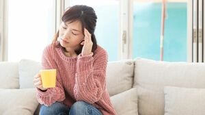 全裸で開脚１８０°ストレッチ 
