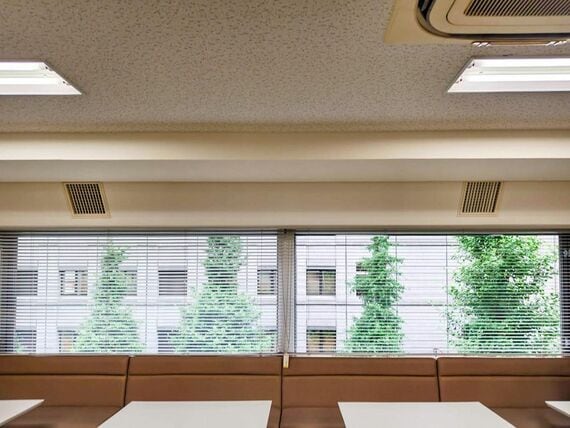 東洋経済新報社