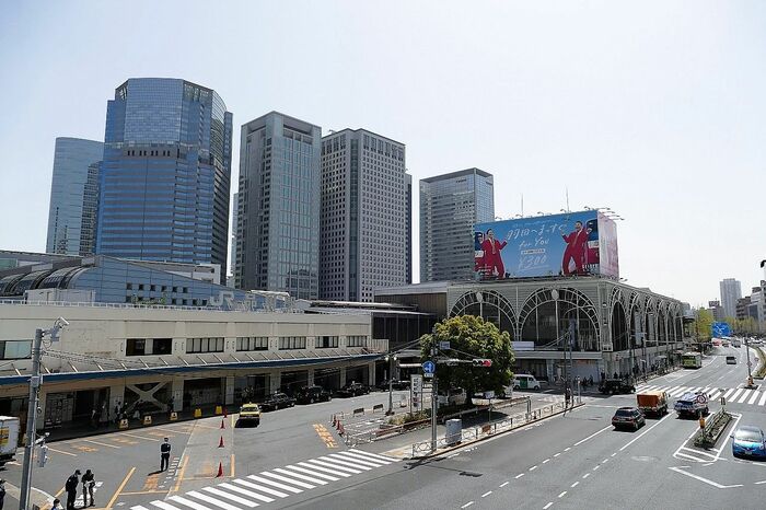 品川駅の西口（高輪口）