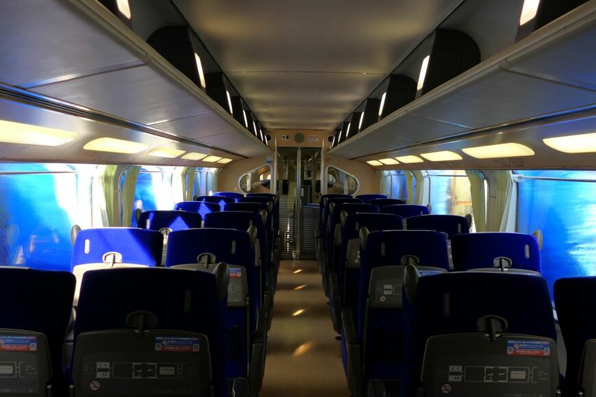 近鉄　ビスタカー　30000系　洗車