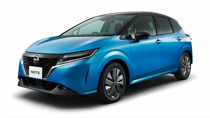 2020年12月に登場した3代目ノート。オーラはこのクルマがベースとなる派生車（写真：日産自動車）