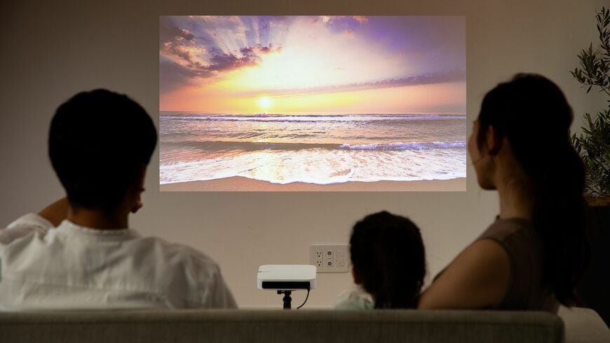 ホームシアターを手軽に実現できるプロジェクターをご紹介します（画像提供：XGIMI）