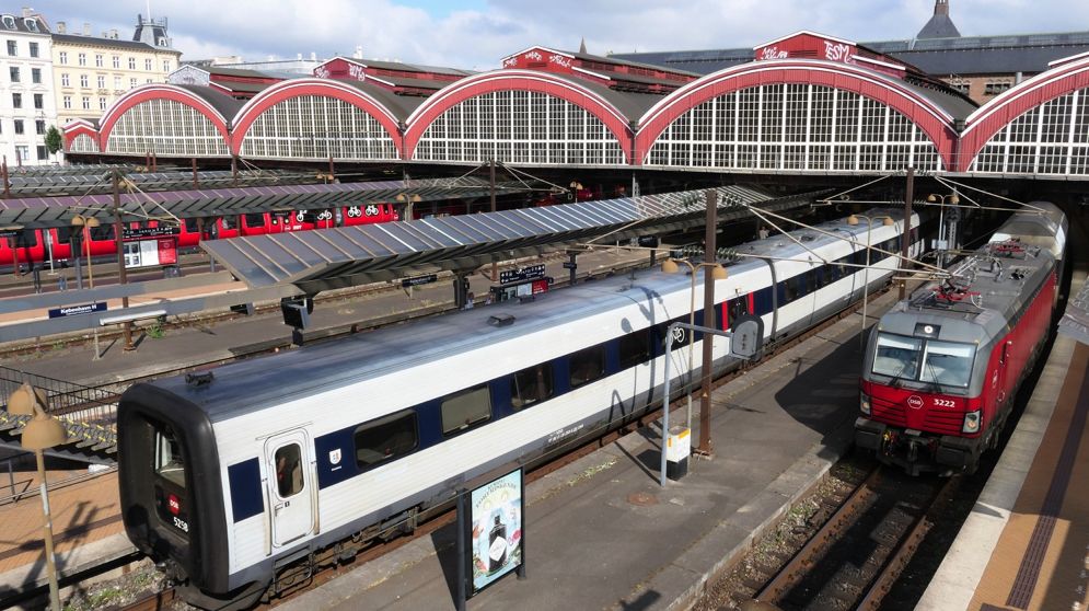 デンマーク鉄道の旅の起点はコペンハーゲン中央駅（筆者撮影）