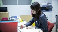 教員"半世紀ぶりの処遇改善"も変わらぬ｢残業代なし｣｢自腹で備品購入｣…善意でまわる教育現場を"持続不可能"にする盲点