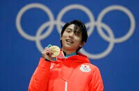 2連覇の羽生､苦難を乗り越えてつかんだ栄光 まだけがは完治していないにもかかわらず…