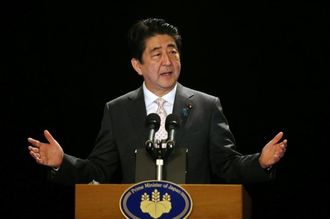 ｢トランプ次期大統領と緊密に協力｣安倍首相