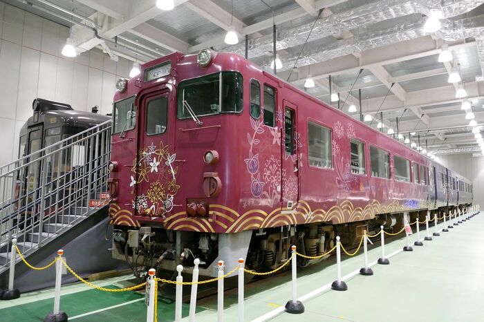「〇〇のはなし」は山陰線の観光列車。「丹後くろまつ号」