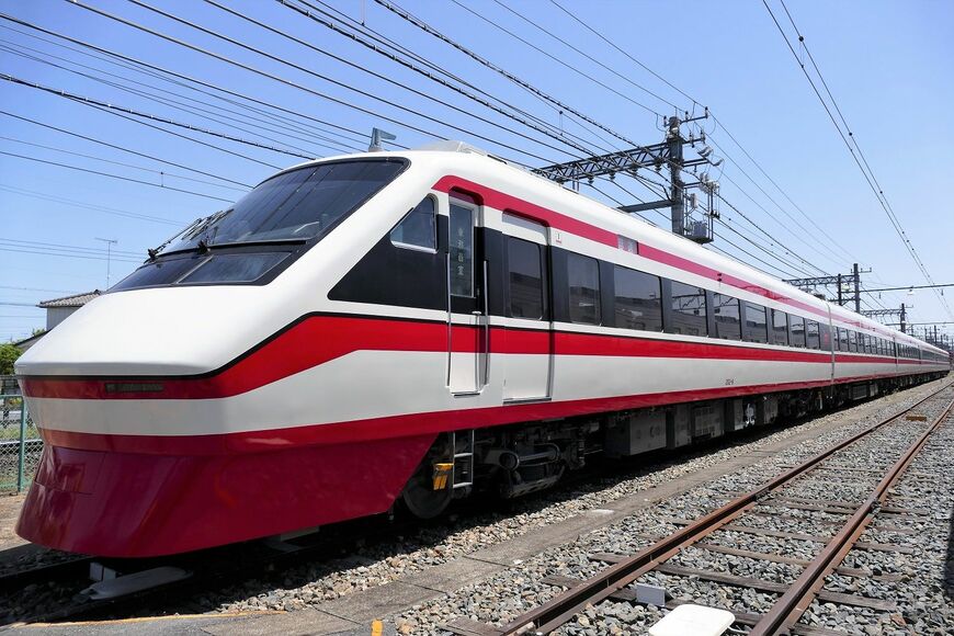 「202編成」の下り先頭車（記者撮影）