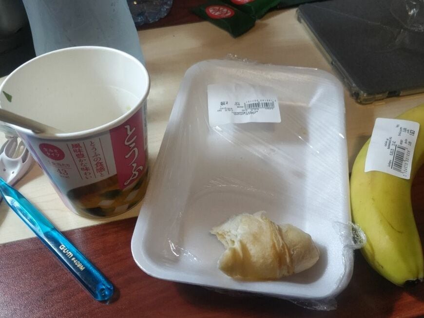 ここぞの場面で渡そうかなと画策していた味噌汁。日本食が恋しくて、我慢できずに自分で食べてしまったジョージア＆アルメニア1人旅（筆者撮影）