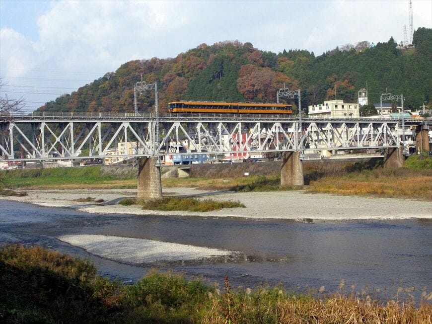 吉野線を走る16000系（撮影：南正時）