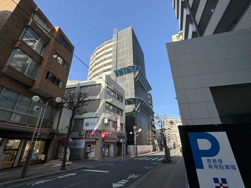 市川駅近くの、西武百貨店跡地にできたマンション（写真：筆者撮影）
