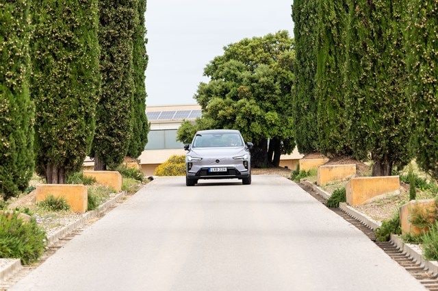 ボルボの新型EV「EX60」国際試乗会の様子（写真：VOLVO）