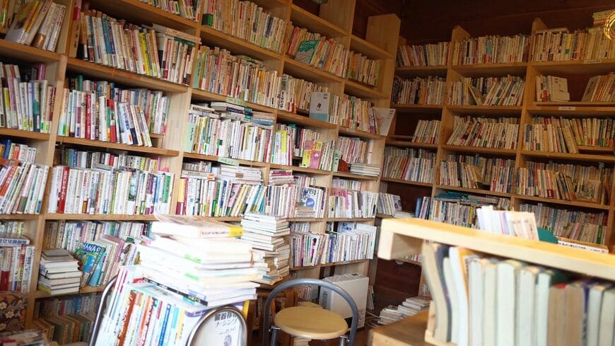 膨大な闘病記を収蔵する闘病記図書館パラメディカ（筆者撮影）