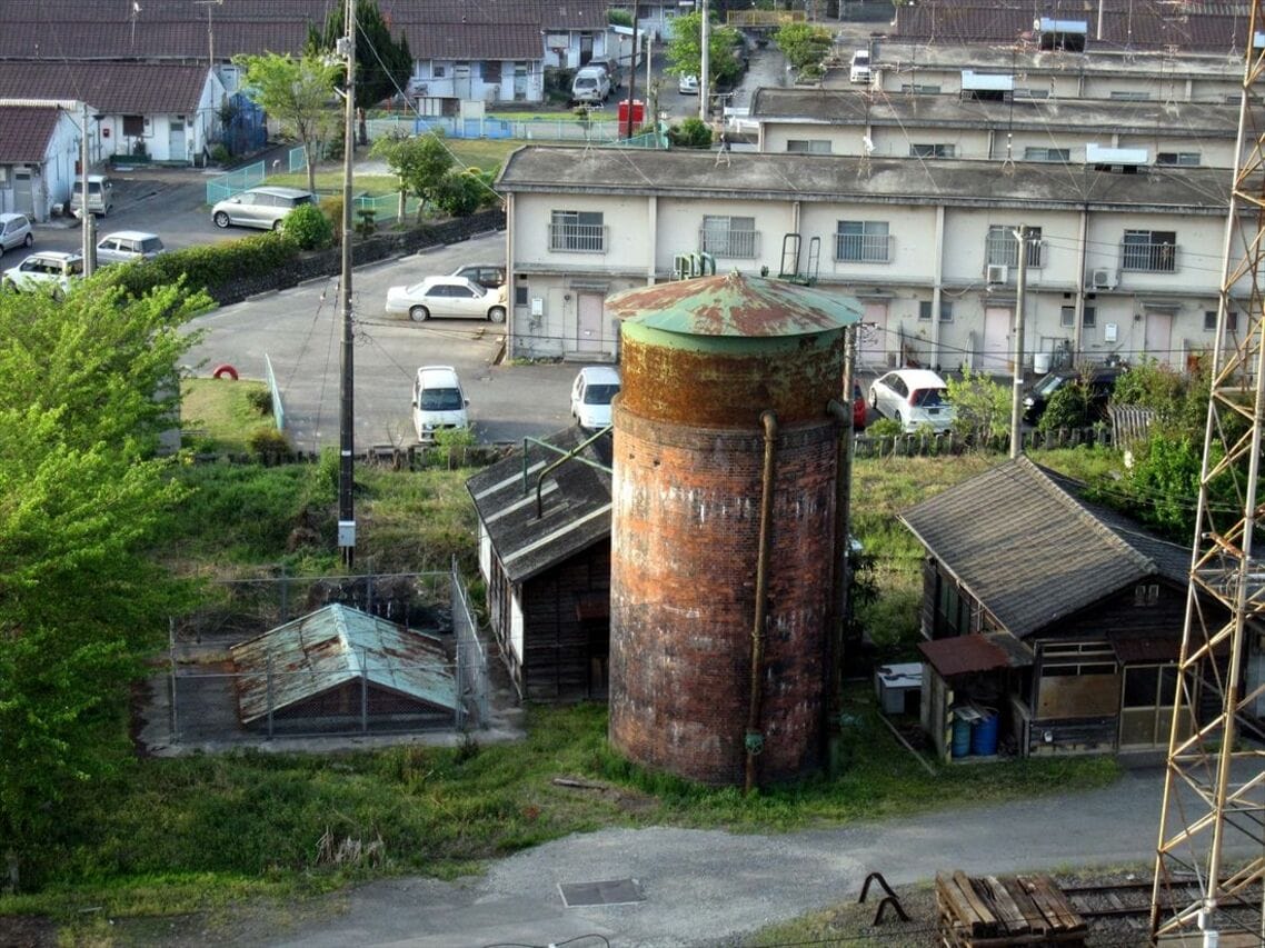 伊予西条駅の給水塔。1921年6月に完成した