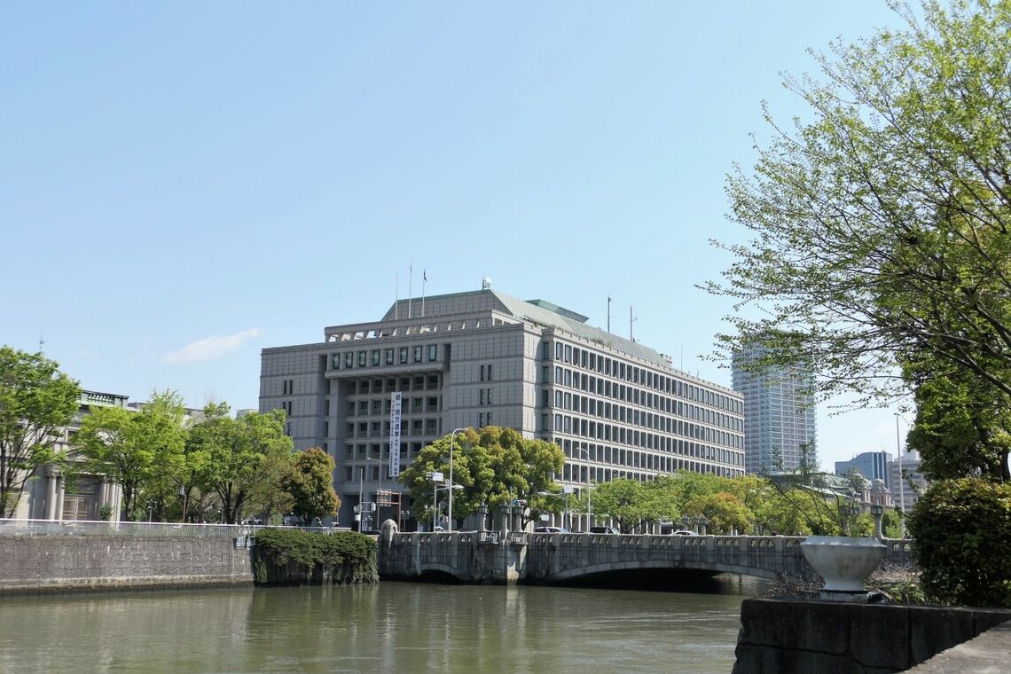 土佐堀川と淀屋橋、大阪市役所（記者撮影）