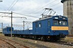 トラックのような荷台を持つクル144とクモル145