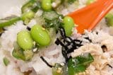 夏野菜がたっぷり入った山形だしは、おくらのとろみがついて食べやすい（筆者撮影）